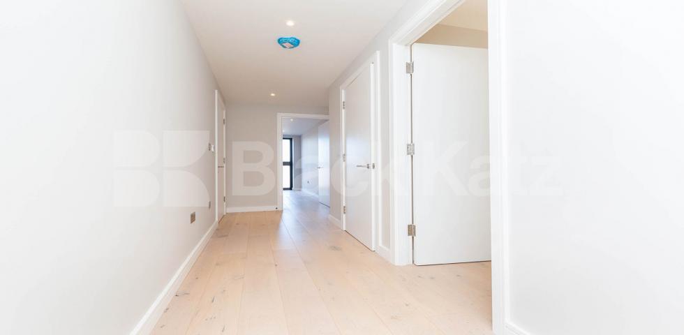 			2 Bedroom, 2 bath, 1 reception Apartment			 Tottenham Lane, Crouch End